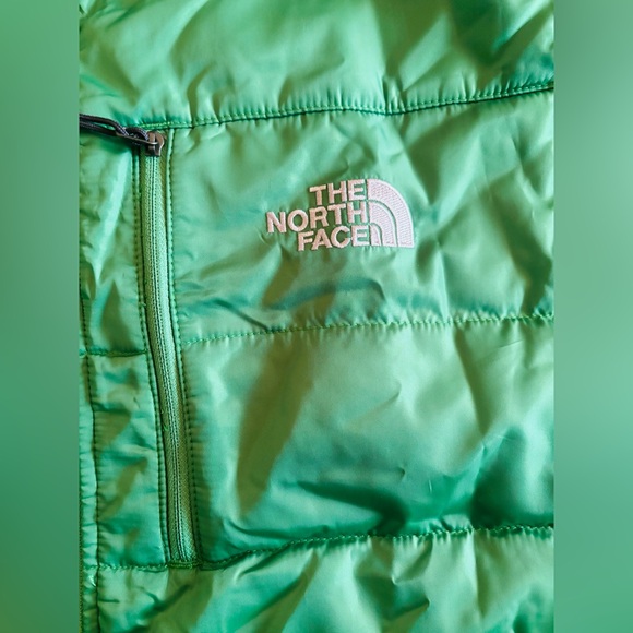 NWT The North Face Green Packable Puffer Jacket Coat Size Medium - Picture 4 of 5